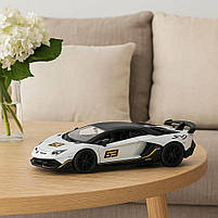 Металева машинка Автопром Lamborghini Aventador SVJ 1:24 біла — зі світлом, звуком і дверима, що відкриваються, арт. 68269A-2, фото 7