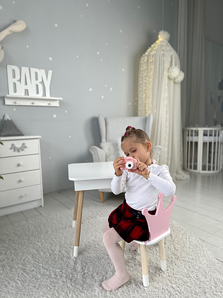 Дитячий столик білий і стільчик корона рожева. Столик із нішею для олівців і розмальовок, фото 1