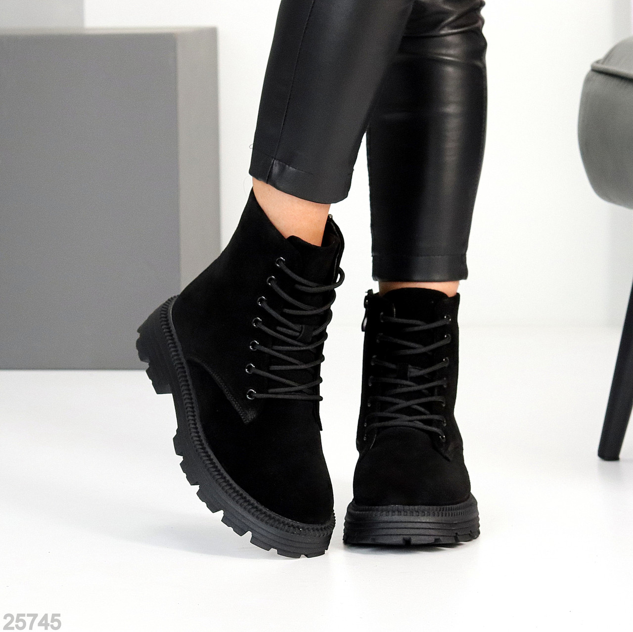Базові чорні зимові черевики берці натуральна замша, блискавка + шнурівка, фото 1