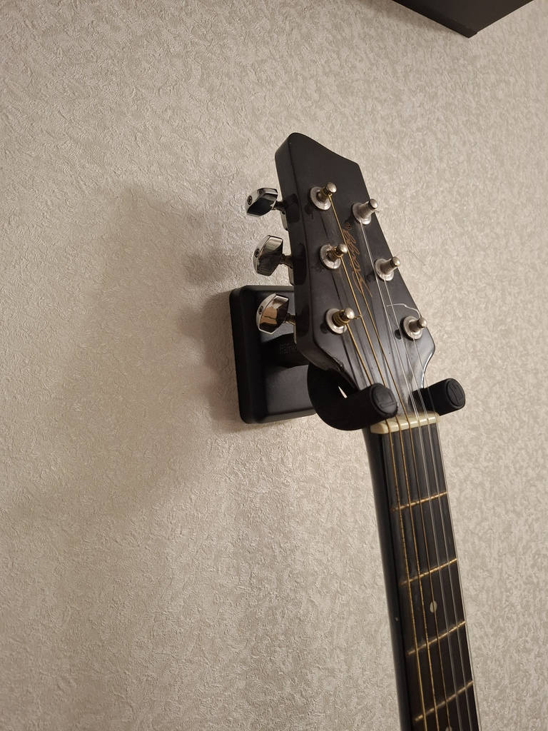 Настінне кріплення для укулеле/мандоліни GATOR FRAMEWORKS GFW-UKE-HNGRBLK Wall Mount Ukulele/Mandolin - фото покупців 1