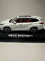 Машинка металева "АвтоЕксперт" Toyota Highlander,  Тойота Хайлендер 1:24 світло звук відкриваються двері , біла