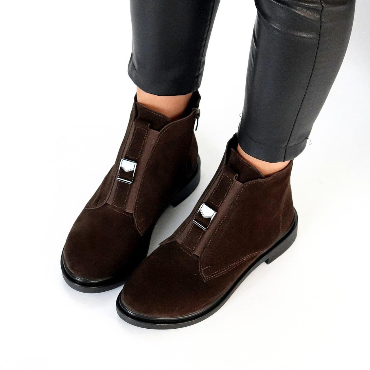 Жіночі замшеві зимові черевики класичні коричневі натуральна замша