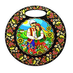 Кухонна кругла дошка "Українська пара в соняшниках і ягодах"