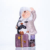 Новорічна фігурка з підсвіткою Дівчинка з пінгвіном із фарфору 9×10×19 (см) новорічний декор для дому, квартири на подарунок