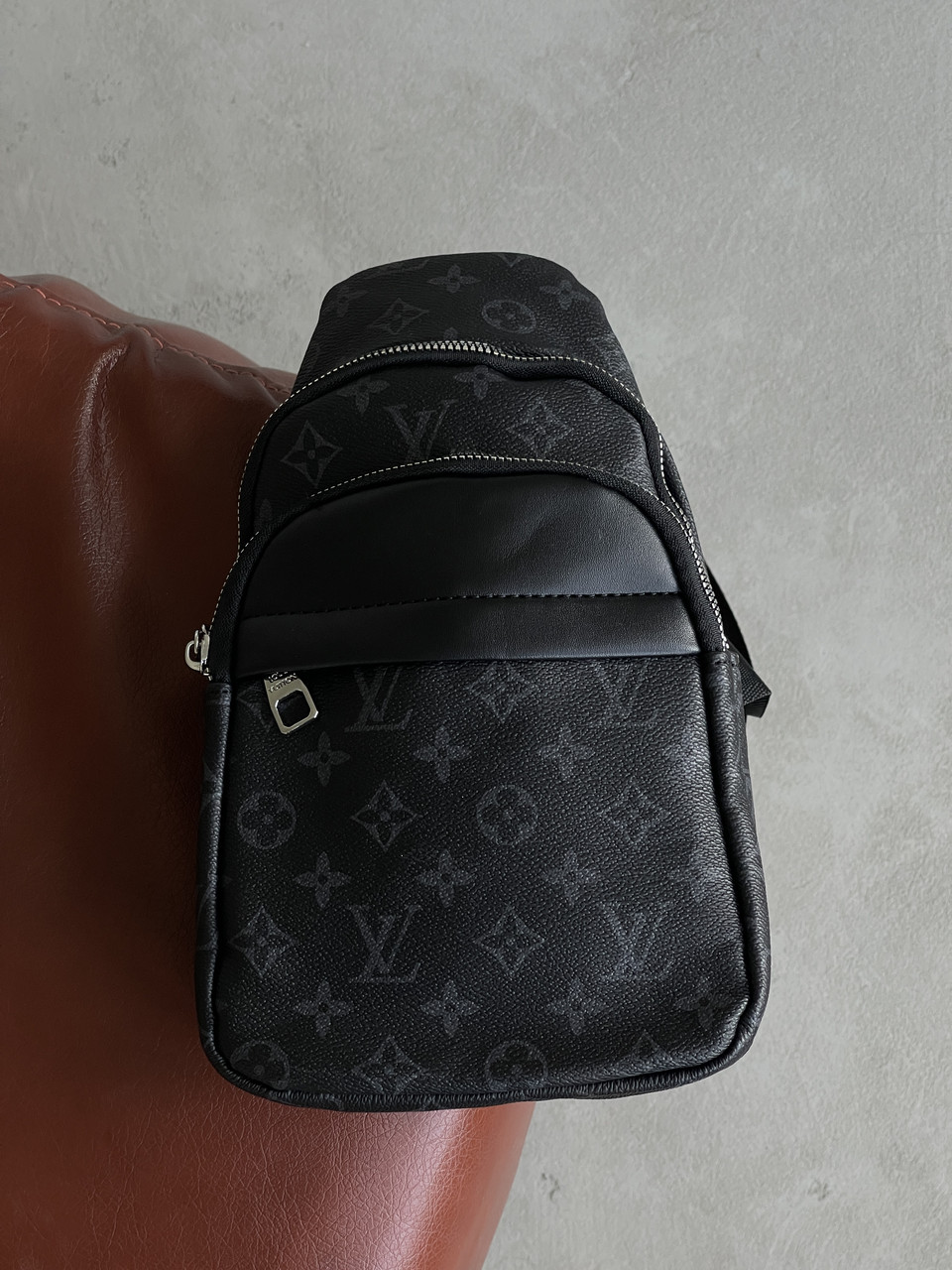 Сумка чоловіча слінг LV чорний, фото 1