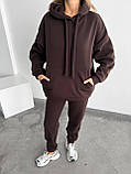 Коричневий теплий жіночий костюм з об'ємним худі з тринитки на флісі, фото 5