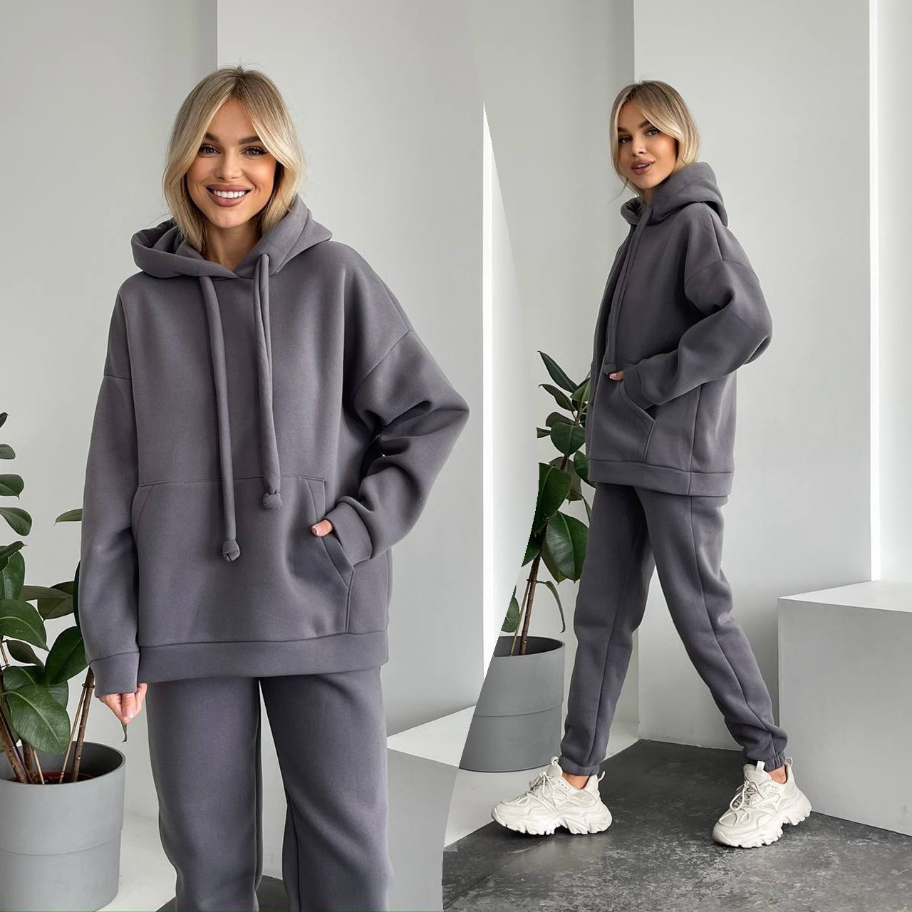 Графітовий теплий жіночий костюм з об'ємним худі з тринитки на флісі, фото 1