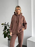 Кавовий теплий жіночий костюм з об'ємним худі з тринитки на флісі, фото 3