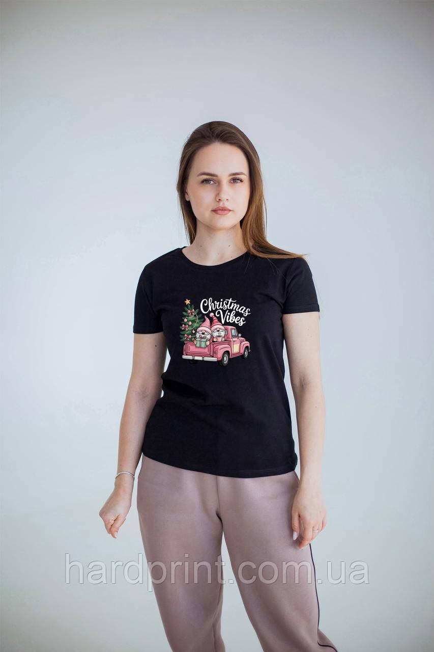 Жіноча футболка з написом Christmas Vibe — стильний вибір для новорічного сезону!, фото 1