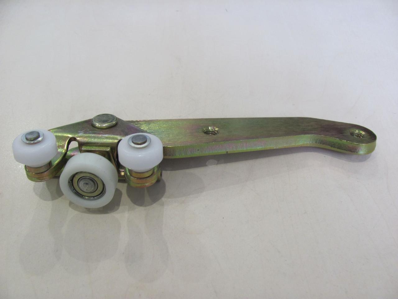 Нижній ролик правої розсувної двері Volkswagen T4 | 96-03 | GOODREM RM8039