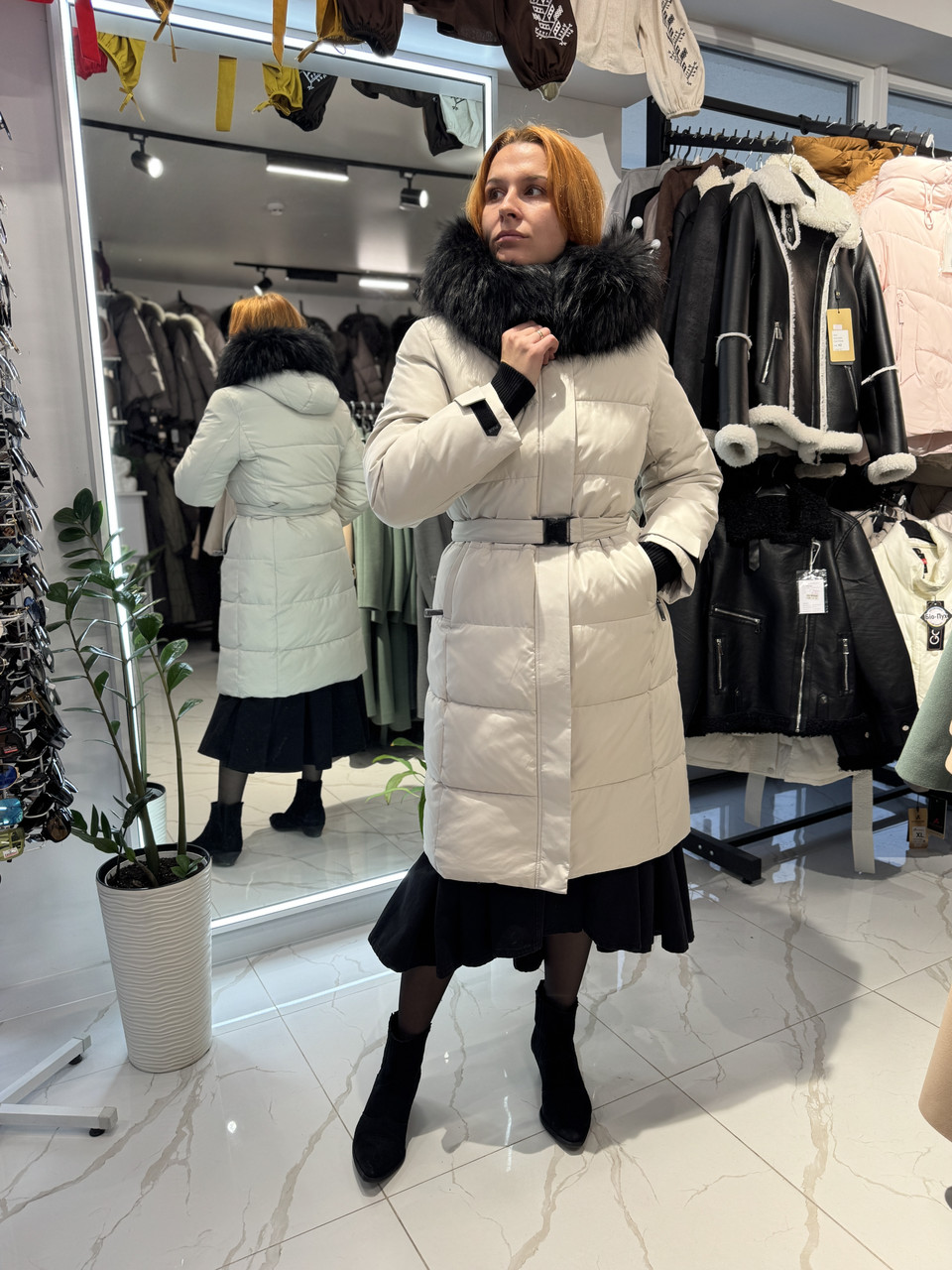 Зимова куртка з хутром єнота, фото 1