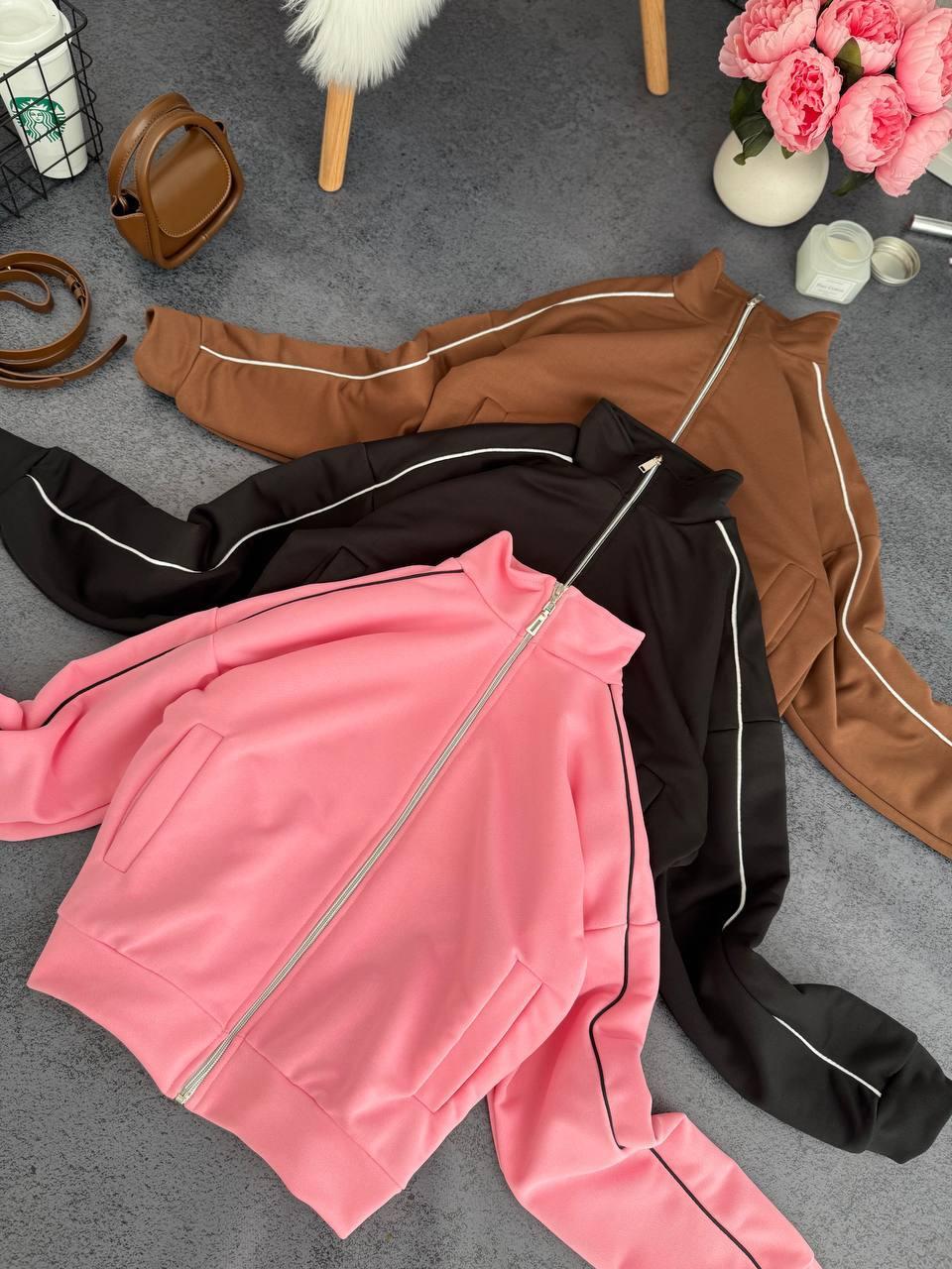 Костюм з контрастним кантом Модель: 1491-409 Колір: чорний, рожевий, шоколад, фото 1