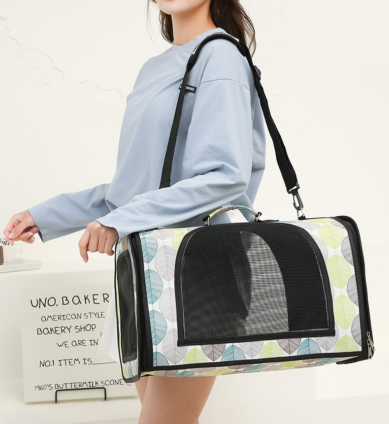 Сумка переноска для котів собак 46x28x30 см CosmoPet CP-48 (L) Green, Gp, фото 1