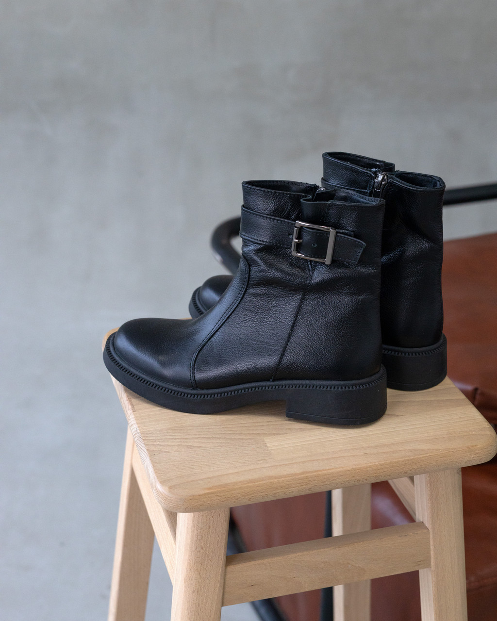 Черевики жіночі шкіряні чорні демісезонні по 42 р-р, фото 1