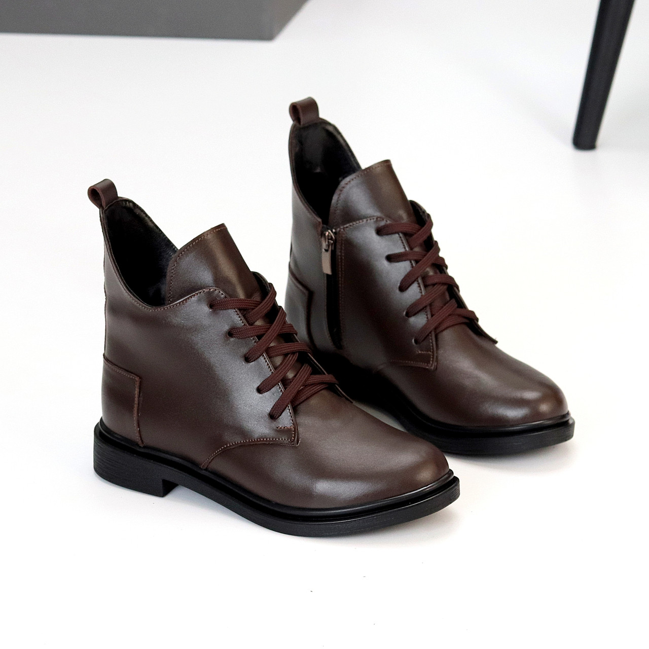 Дизайнерські шкіряні зимові низькі черевики асиметричний дизайн колір Шоколад, фото 1