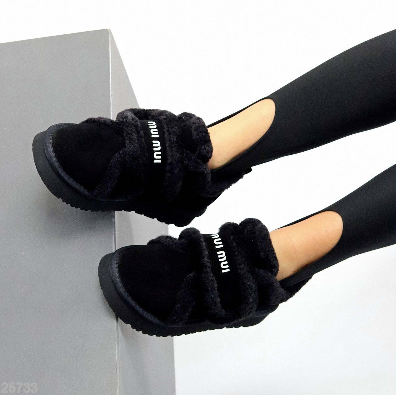 Легкі теплі чорні мастхевні уггі автоледі на липучці, фото 1