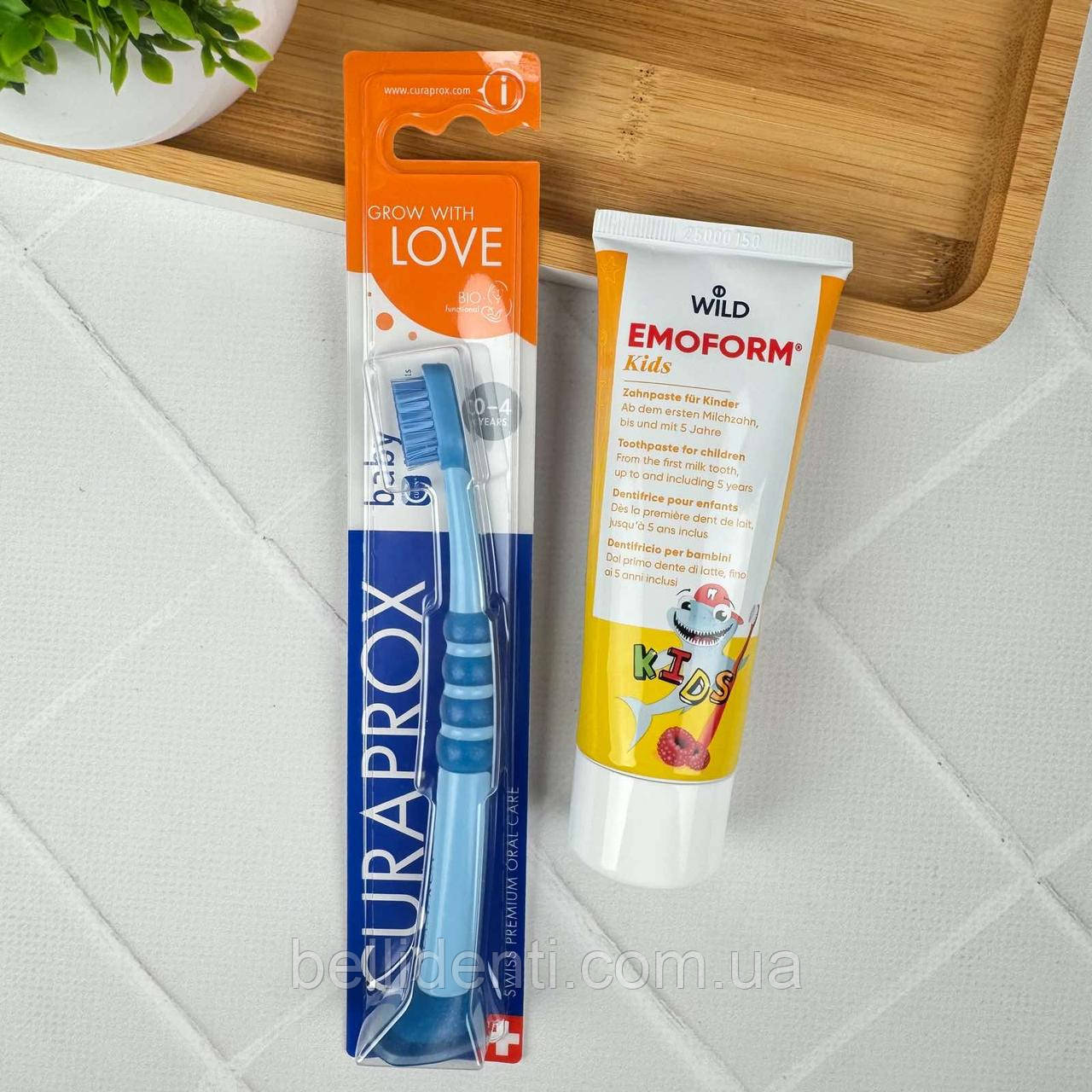 Набір для малюків: Зубна паста EMOFORM KIDS (0–5 років, 75 мл) + Зубна щітка CURAPROX Baby (0–4 роки), синя