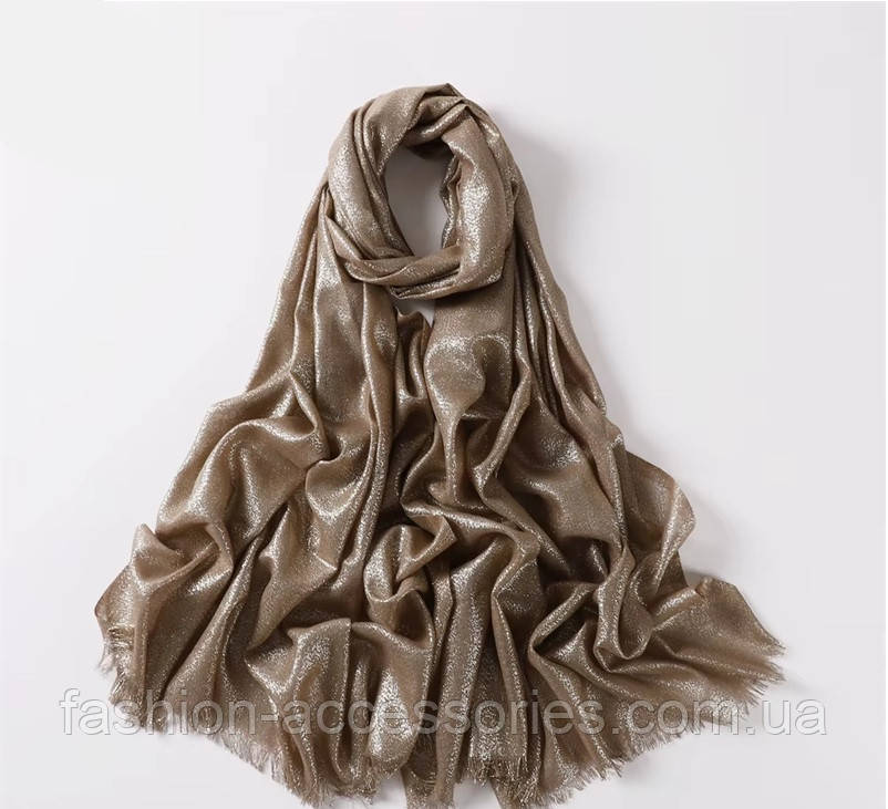 Шарф жіночий із віскози кольору капучіно  із срібними нитями люрекс, фото 1