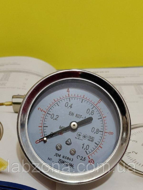 Манометр ДМ 05-07 у нержавіючому корпусі з подвійною шкалою (бар / Па)
