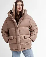 Зручний жіночий пуховик oversize, колір капучино.