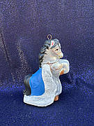 Новорічна іграшка конячка в накидці 12*4 см, символ 2026 року, колір в асортименті