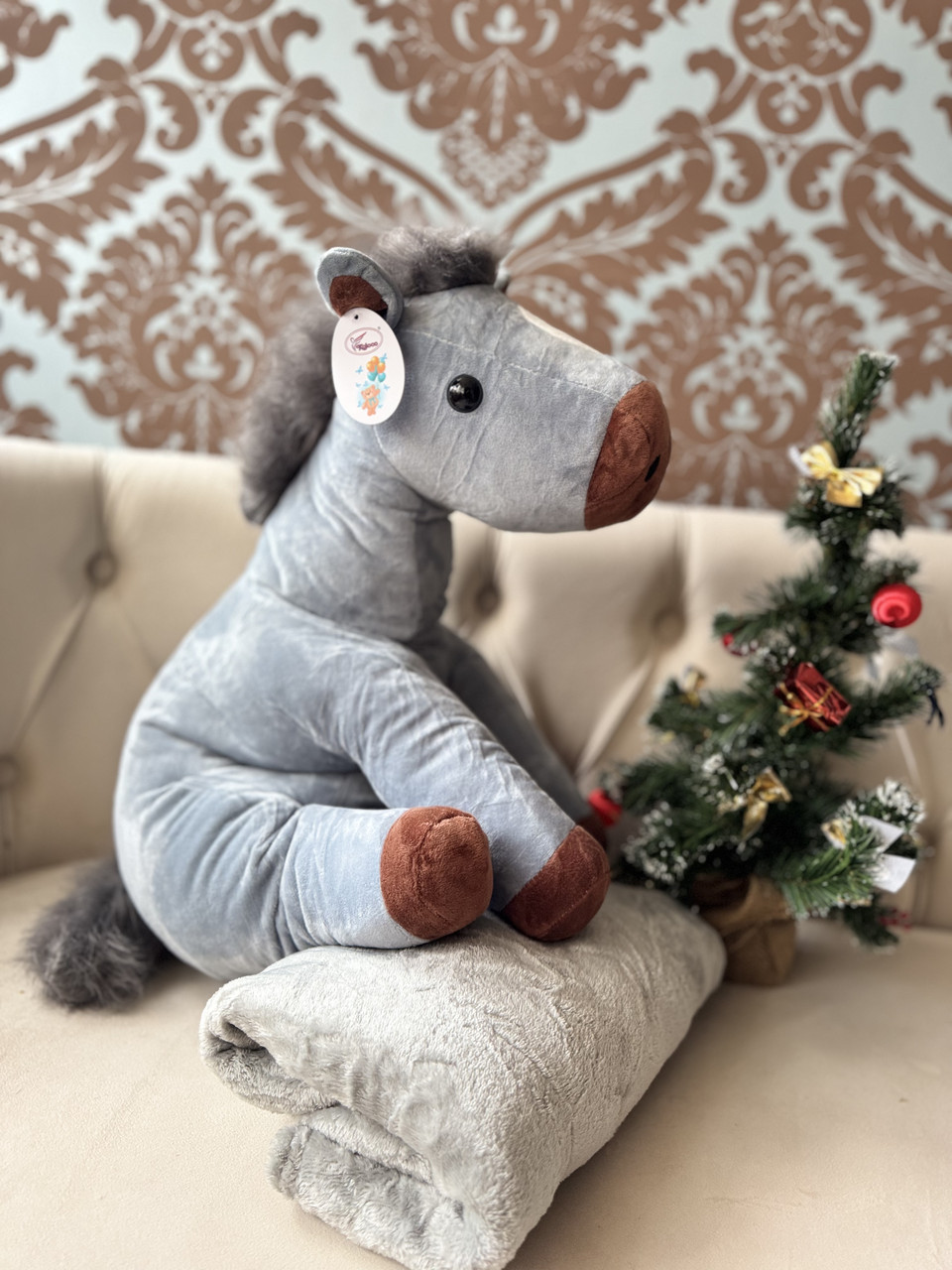 Іграшка-подушка з пледом всередині 3 в 1 Кінь символ Нового року, фото 1