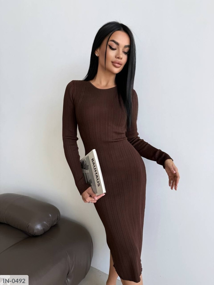 Плаття жіноче обтягувальне приталене ефектне на фігурі нижче колін машинне в'язання рубчик