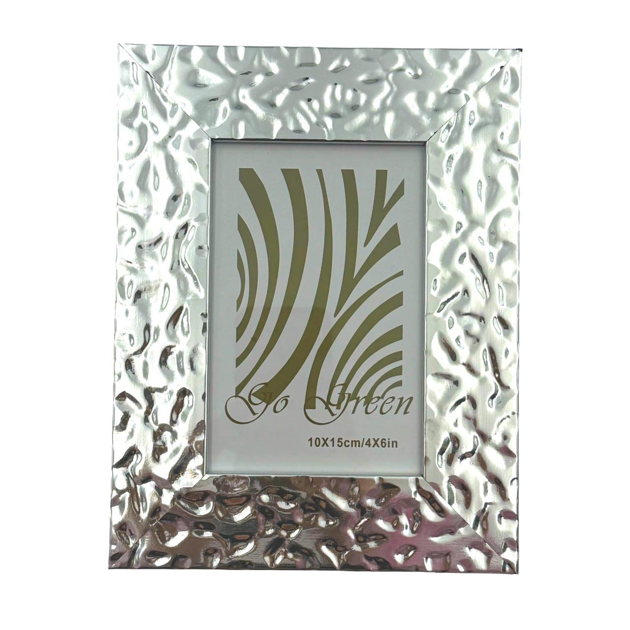 Рамка пластікова 3701 10*15 срібна з візерунком
