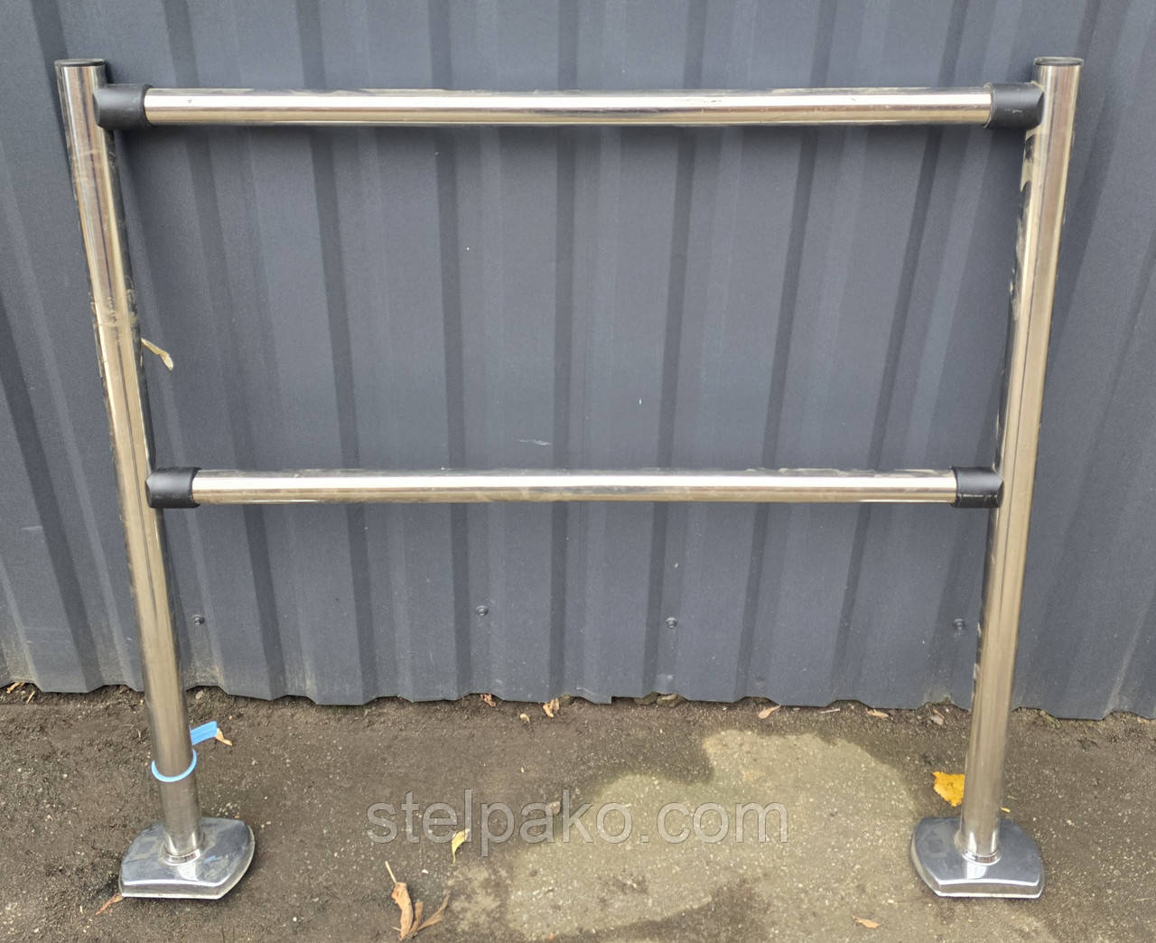 Комплект огорожі 108 см., висота 105 см., (2 стовпчики + 2 труби) Б/у, фото 1