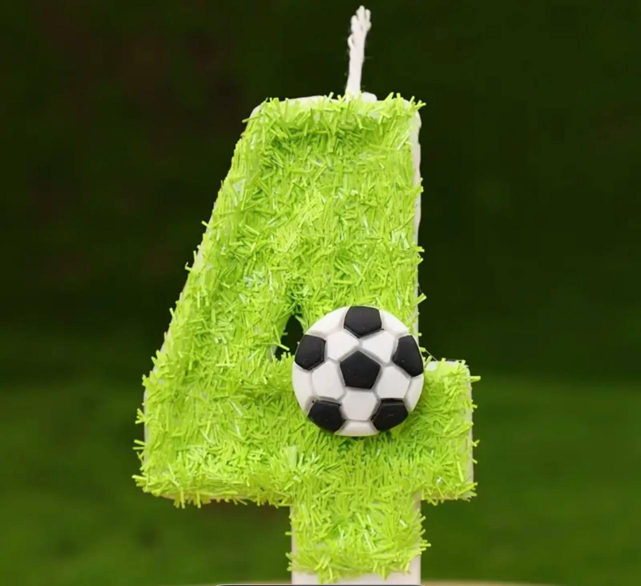 Свічка цифра 4 на Футбольну тематику, 7 х 4 см, фото 1