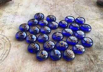 Руни талісмани обереги амулети