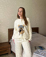 Махрова жіноча піжама з ведмедиком, біла, універсальний розмір S–M