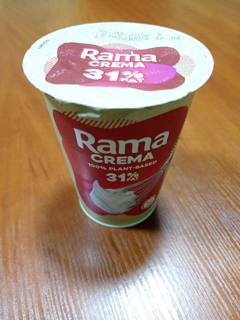 СЛИВКИ ВЕГАНСКИЕ 31% 200МЛ, ТМ RAMA - фото покупців 1