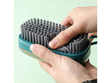 Щітка для чищення з дозатором рідини