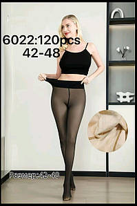 Қыз колготкиімен келді