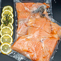 Шматки лосося свіжоморожені на шкірі 500г