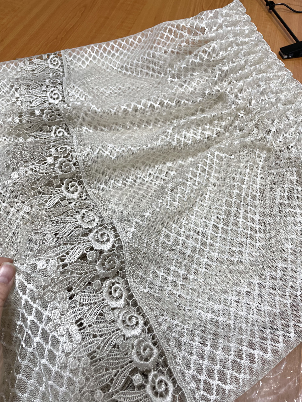 Готова тюль 1,5×2,75 м, бежева сіточка з мереживом, фатин, фото 1