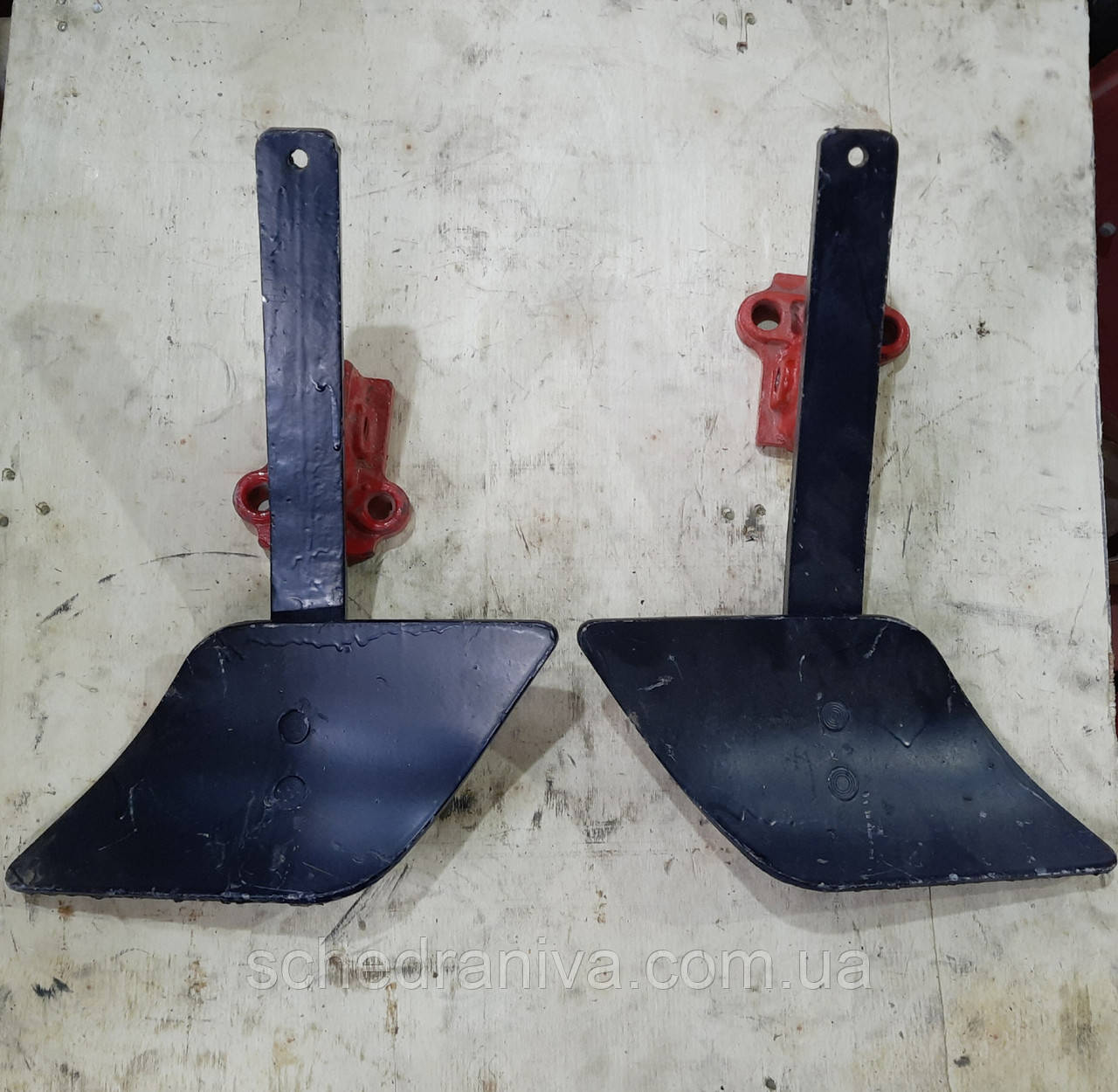 Окучник КРН Н 082.23.000 правая (Бубна со стойкой)