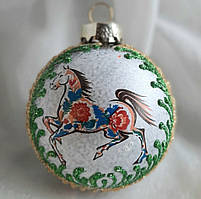 Новорічна іграшка зі скла символ року 65 мм "Кінь у квітучому лісі"