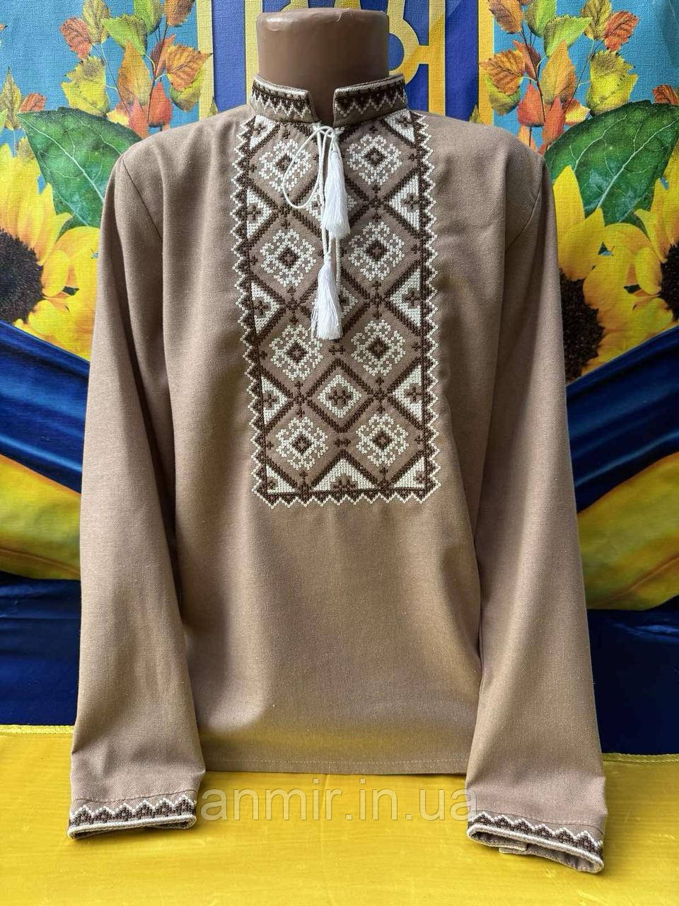 Вишиванка дитячий комір-стійка на зав'язках льон для хлопчика 2-6 років, коричневого кольору