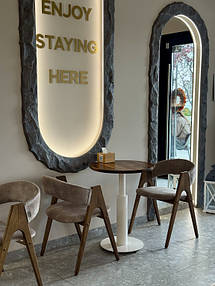 М'який стілець "Джим" з дерева і трендової дизайнерської тканини.