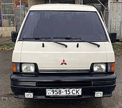 Міцубісі Л300 Mitsubishi L300 вантажопасажирський