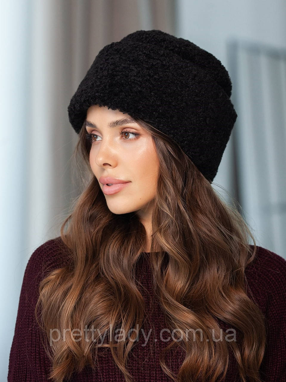 Шапка жіноча тепла Teddy Lux букле з каракуля чорна