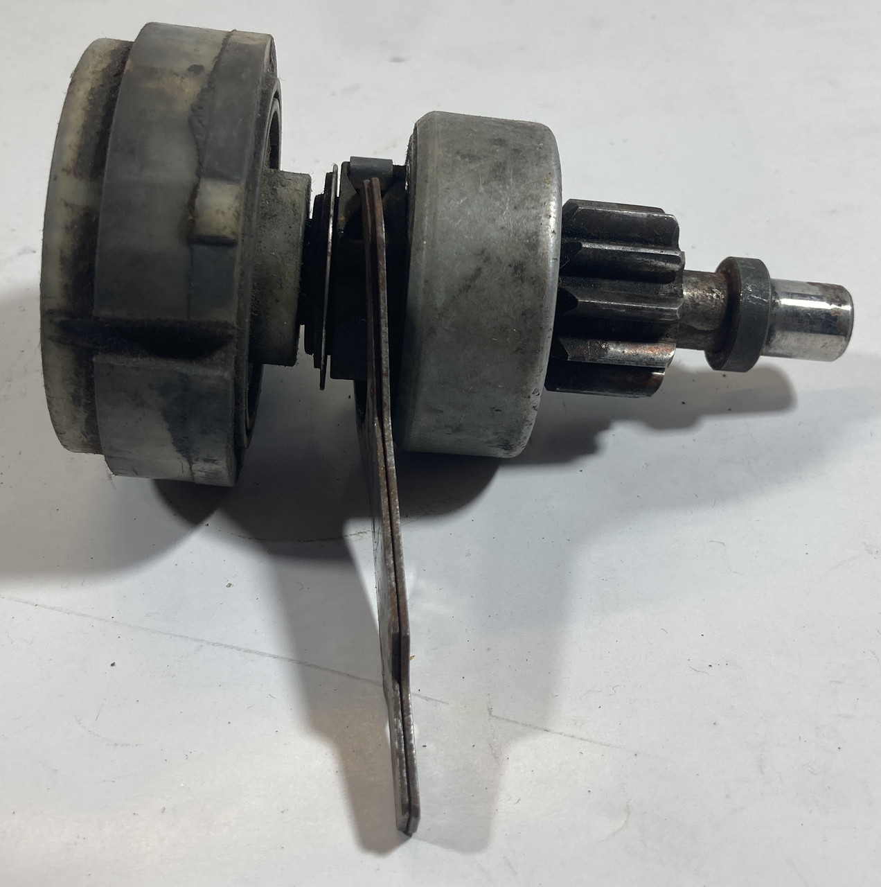 Привід редукторного стартера бендикс з вилкою ВАЗ 2101 2102 2103 2104 2105 2106 2107 Нива Тайга 2121 21213, фото 1