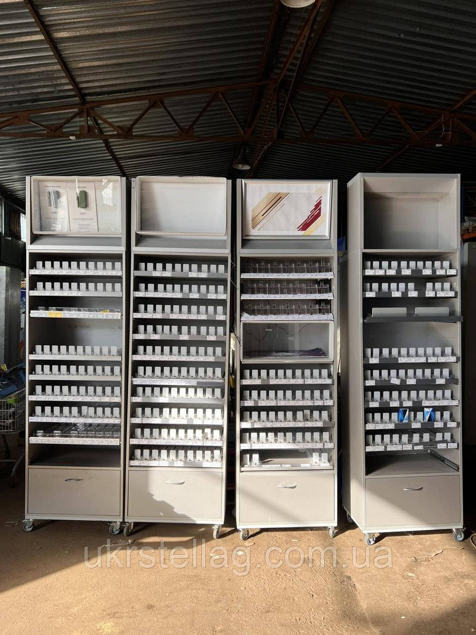 Сигаретний бокс. Вітрина для сигарет. Сигаретний стелаж. Вітрина бу, фото 1