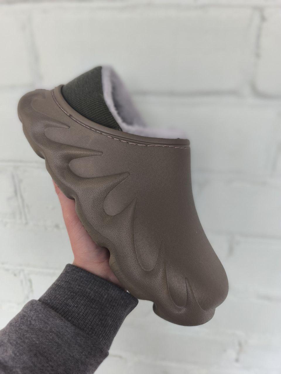 Крокси з хутром СІРІ ХАКИ зимові капці підошва SHARK Піна для вулиці жіночі чоловічі мокасини 2024-25