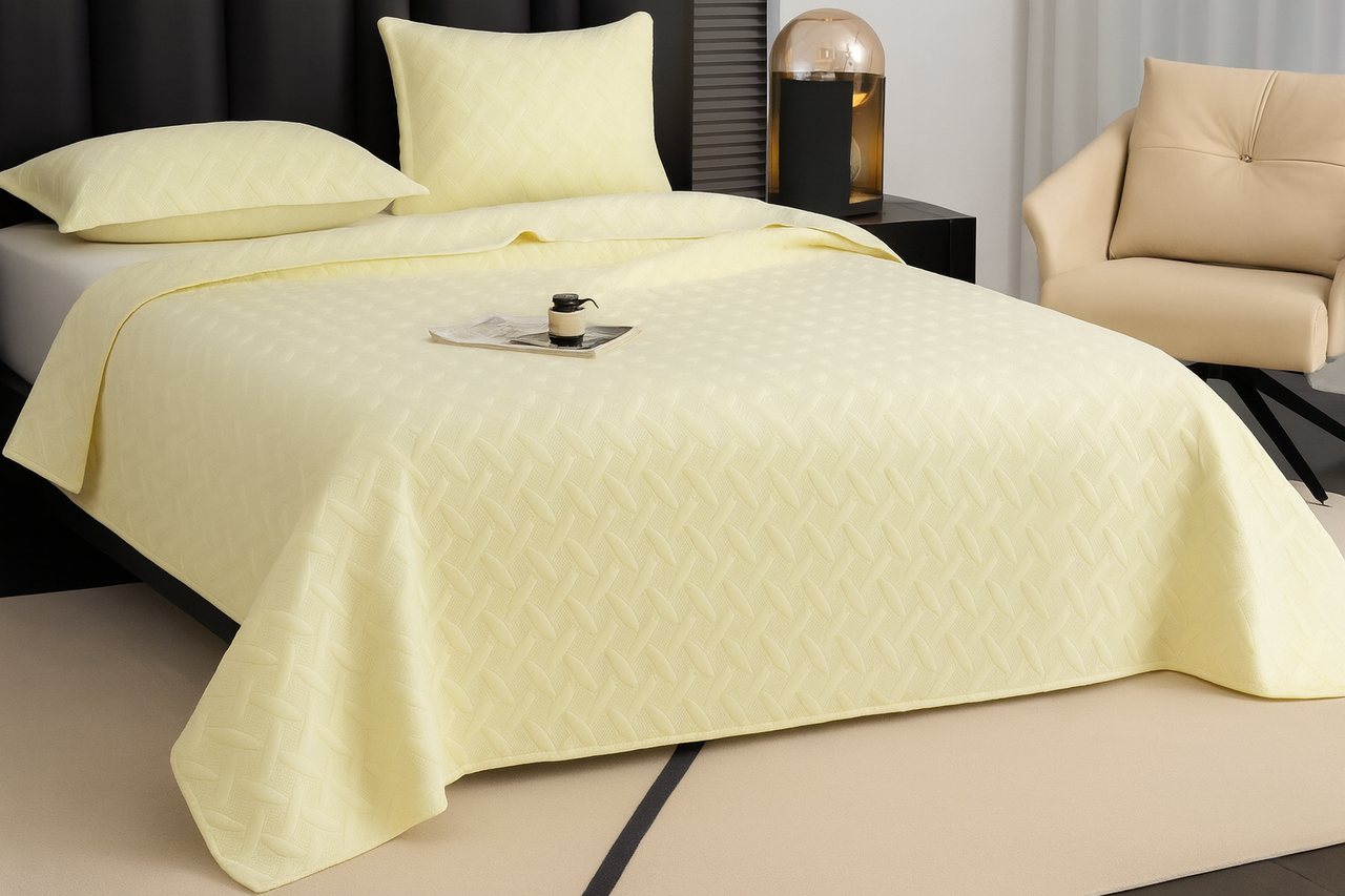 Комплект стьобаного покривала 200х230 см з двома наволочками 50х70 мікрофібра | Лимонний, фото 1