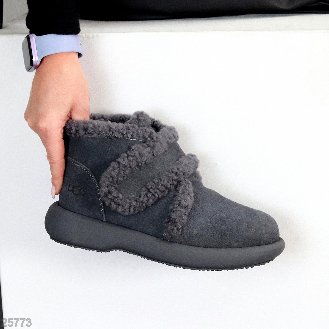 Зручні теплі замшеві зимові сірі черевики на липучці, фото 1