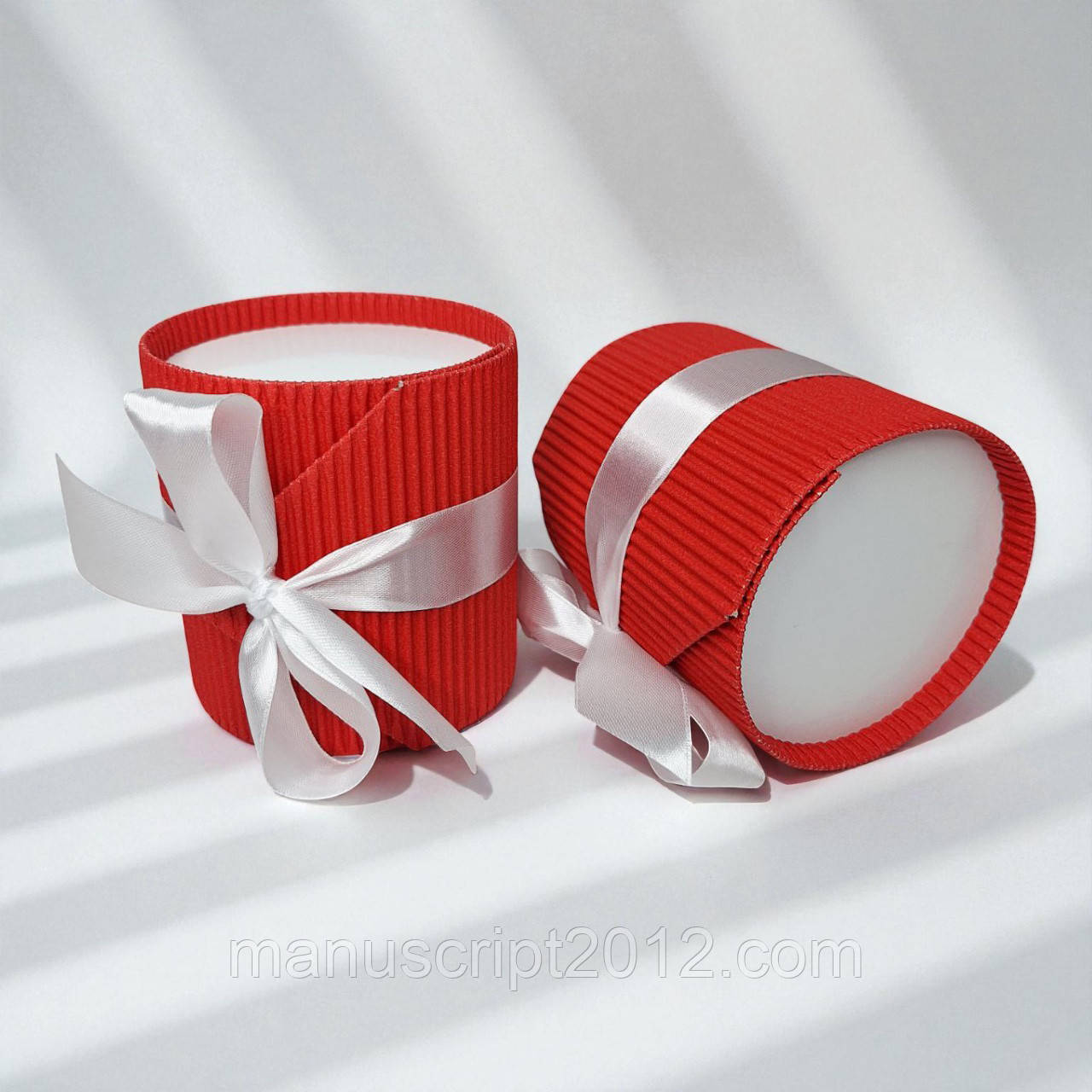 Коробка-тубус (72х90мм.) чорвоно-біла