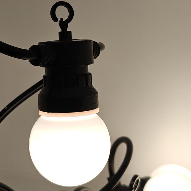 Гірлянда з лампочок на 220В для створення затишку